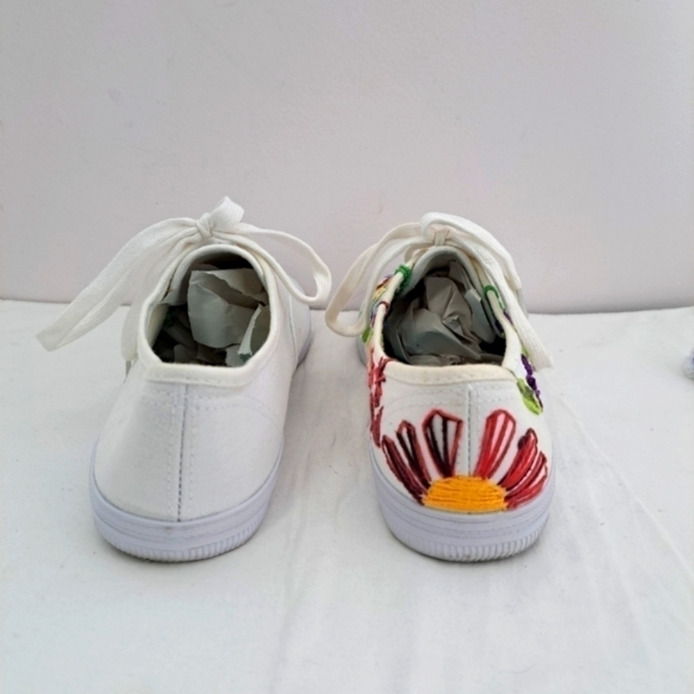 Custom hand embroidered floral canvas tennis shoe 9 - Picture 5 of 13